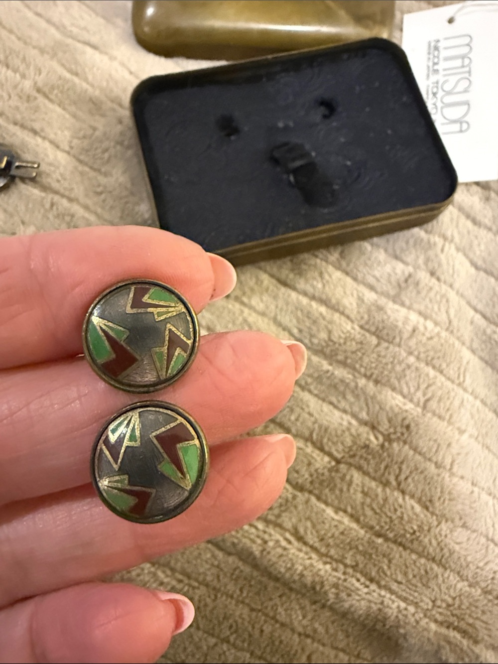 Vintage Matsuda Men's Brass Cufflink and Tie Clip Set - Multicolor Enamel - Picture 4 of 7